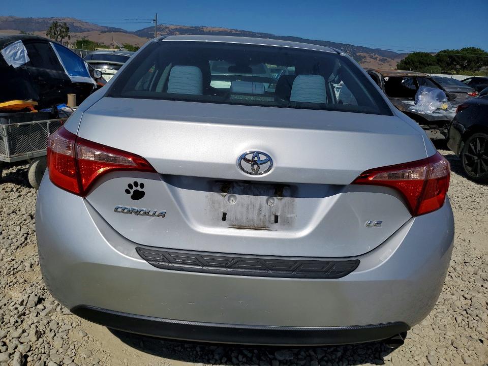 58748676 :رقم المزاد ، 2T1BURHE2JC028472 vin ، 2018 Toyota Corolla مزاد بيع