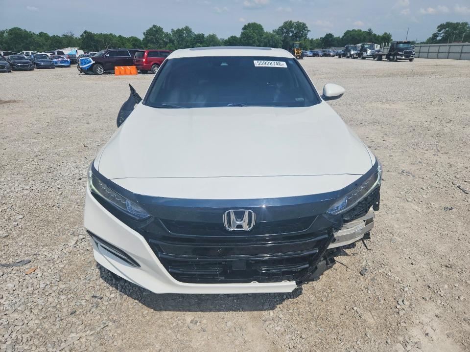 55938746 :رقم المزاد ، 1HGCV3F56JA015554 vin ، 2018 Honda Accord مزاد بيع