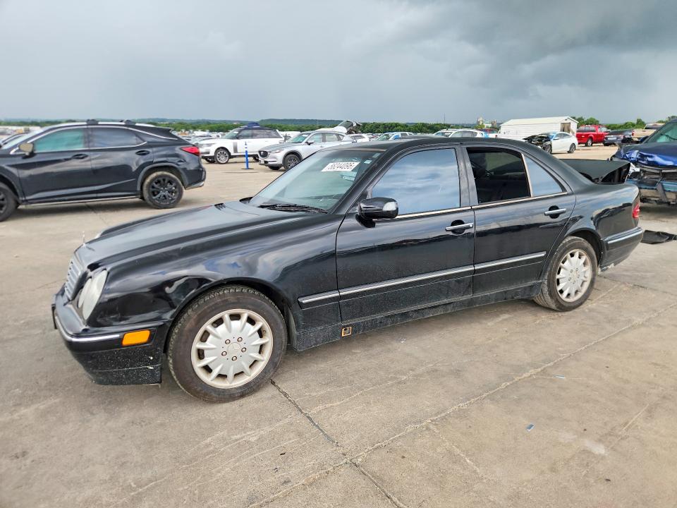 Auction sale of the 2000 Mercedes-benz E, vin: WDBJF65J4YB061311, lot number: 56244096