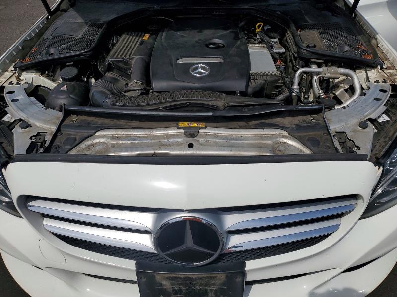 58728346 :رقم المزاد ، 55SWF4KB6HU189392 vin ، 2017 Mercedes-benz C300 Sadan 4 Door مزاد بيع