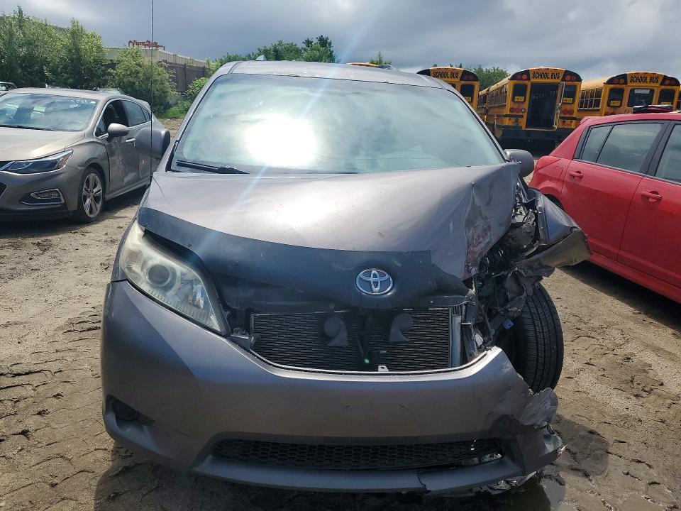 Продажа на аукционе авто 2013 Toyota Sienna, vin: 5TDKK3DC8DS355882, номер лота: 56615716
