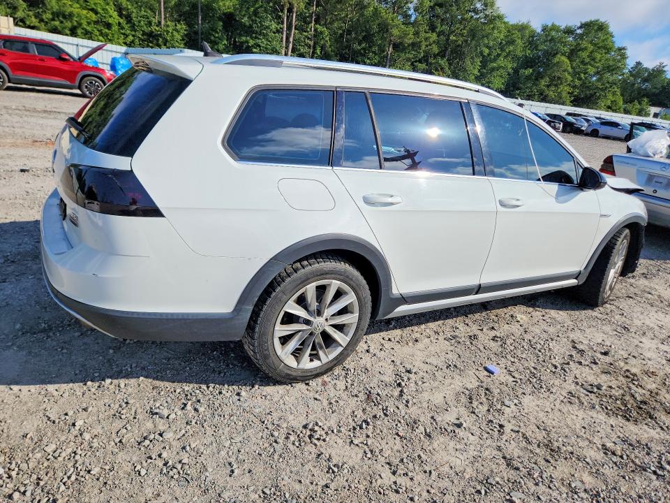 58403946 :رقم المزاد ، 3VWH17AU9JM755167 vin ، 2018 Volkswagen Golf Alltrack مزاد بيع