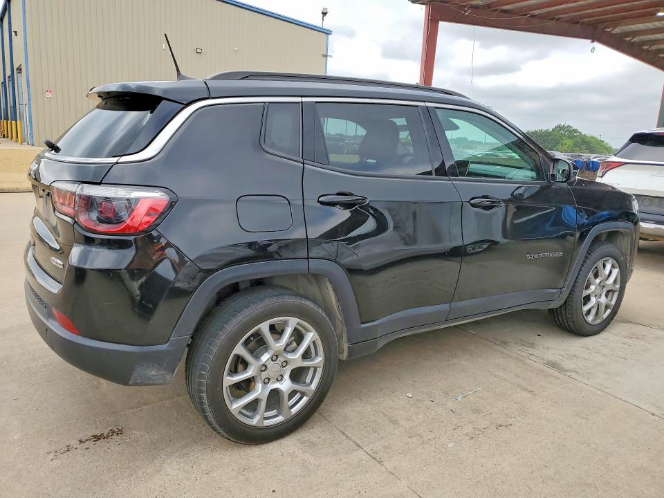 55806356 :رقم المزاد ، 3C4NJDFB2NT214601 vin ، 2022 Jeep Compass مزاد بيع