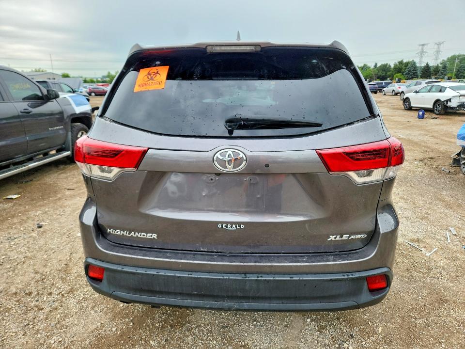 2018 Toyota Highlander მანქანა იყიდება აუქციონზე, vin: 5TDJZRFHXJS854925, აუქციონის ნომერი: 58584256
