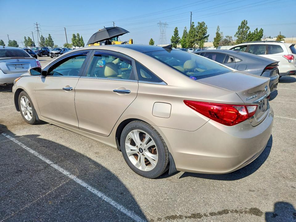 56105206 :رقم المزاد ، 5NPEC4AC1CH321601 vin ، 2012 Hyundai Sonata مزاد بيع
