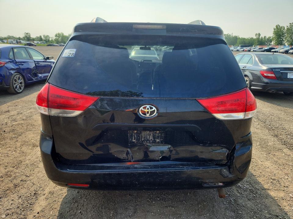 59095756 :رقم المزاد ، 5TDZK3DC9BS050290 vin ، 2011 Toyota Sienna مزاد بيع