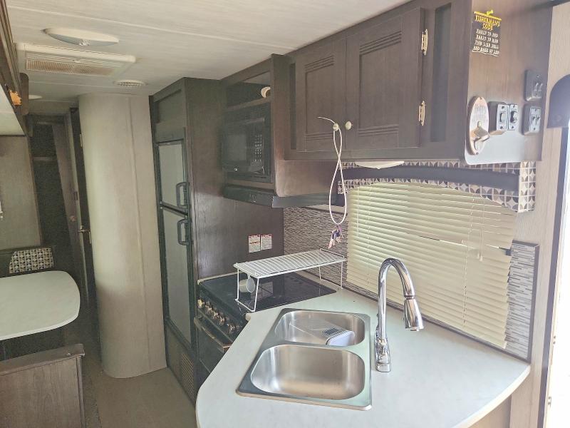 55475986 :رقم المزاد ، 5SFPB2928KE405261 vin ، 2019 Heartland Rv Prowler مزاد بيع