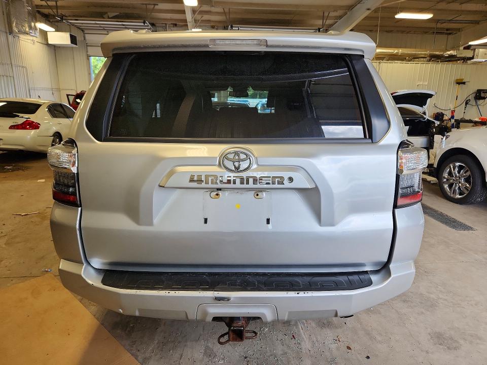 58781276 :رقم المزاد ، JTEBU5JR1H5455201 vin ، 2017 Toyota 4runner مزاد بيع