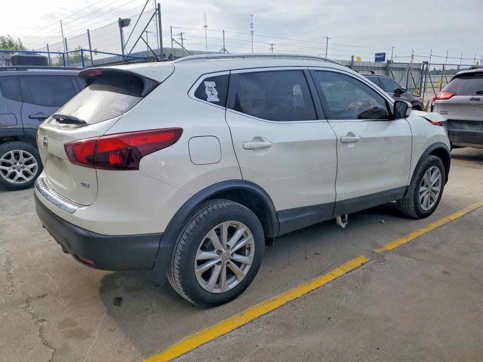 56287386 :رقم المزاد ، JN1BJ1CPXJW190301 vin ، 2018 Nissan Rogue Sport مزاد بيع