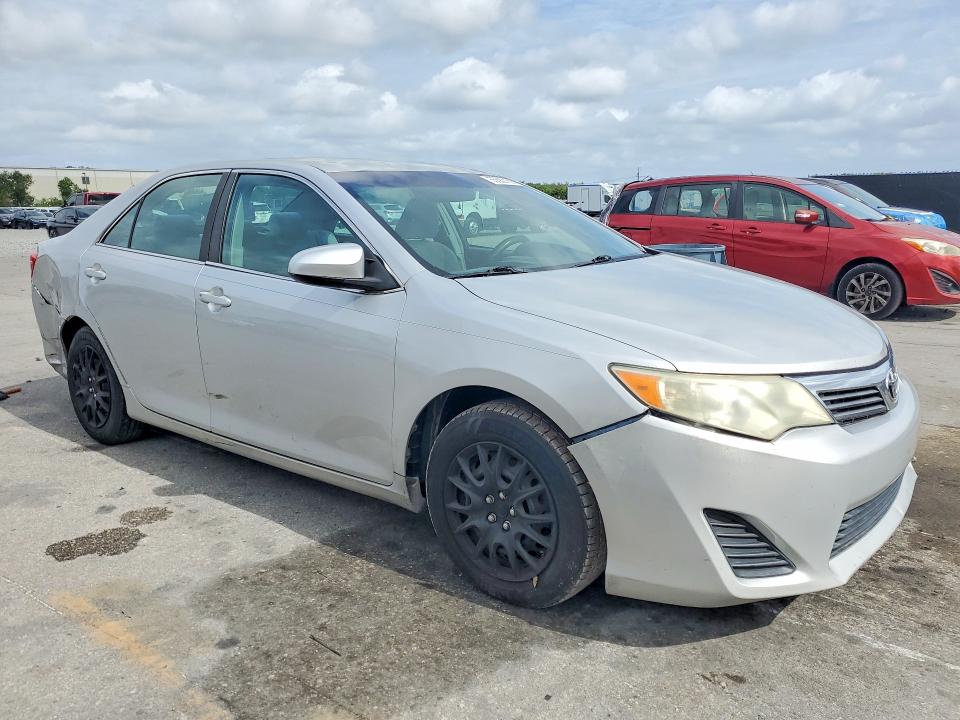 55680106 :رقم المزاد ، 4T1BF1FK7EU736208 vin ، 2014 Toyota Camry مزاد بيع