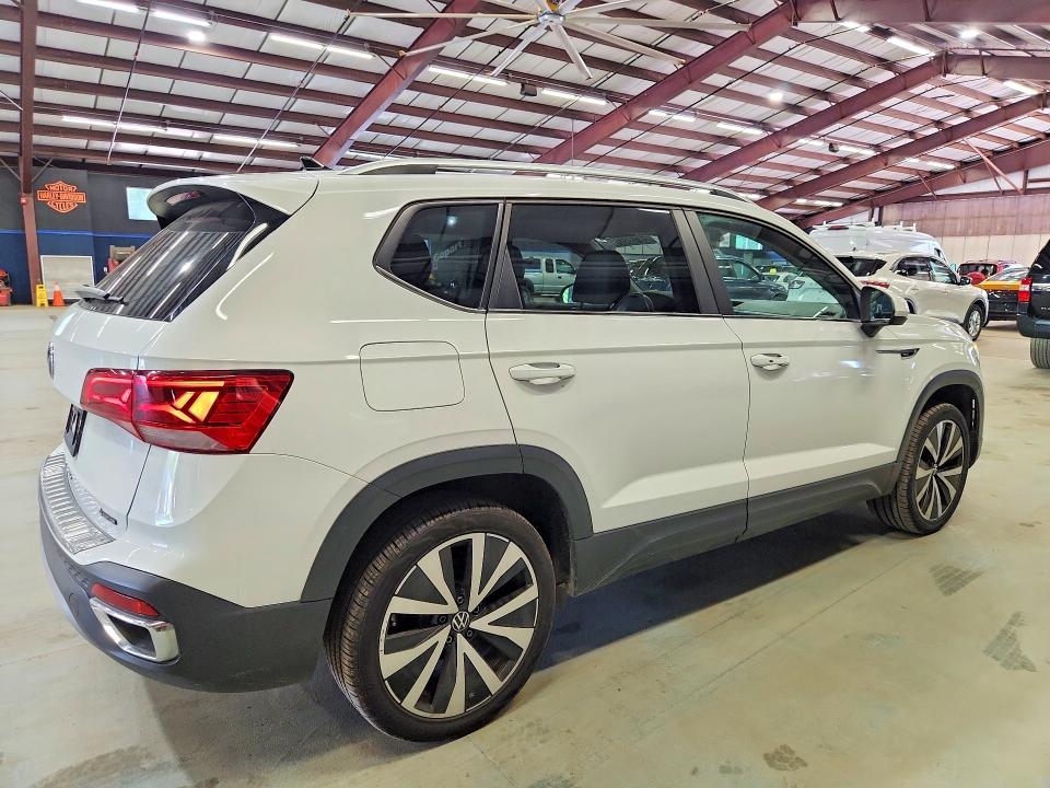 2022 Volkswagen Taos მანქანა იყიდება აუქციონზე, vin: 3VVPX7B28NM086343, აუქციონის ნომერი: 59139376