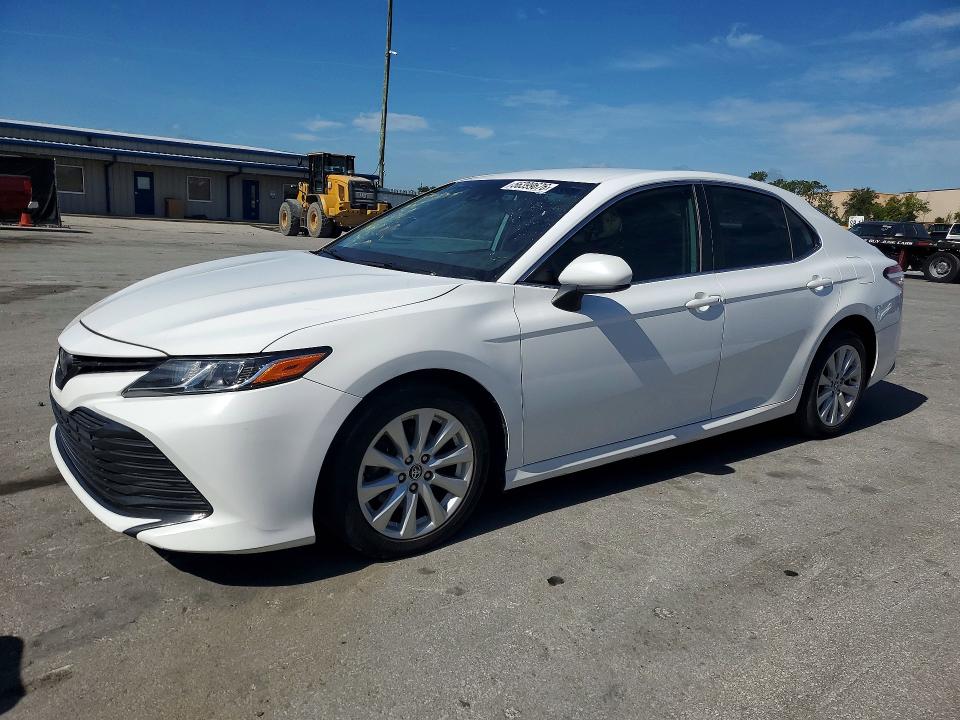 56399676 :رقم المزاد ، 4T1C11AK1LU938386 vin ، 2020 Toyota Camry مزاد بيع