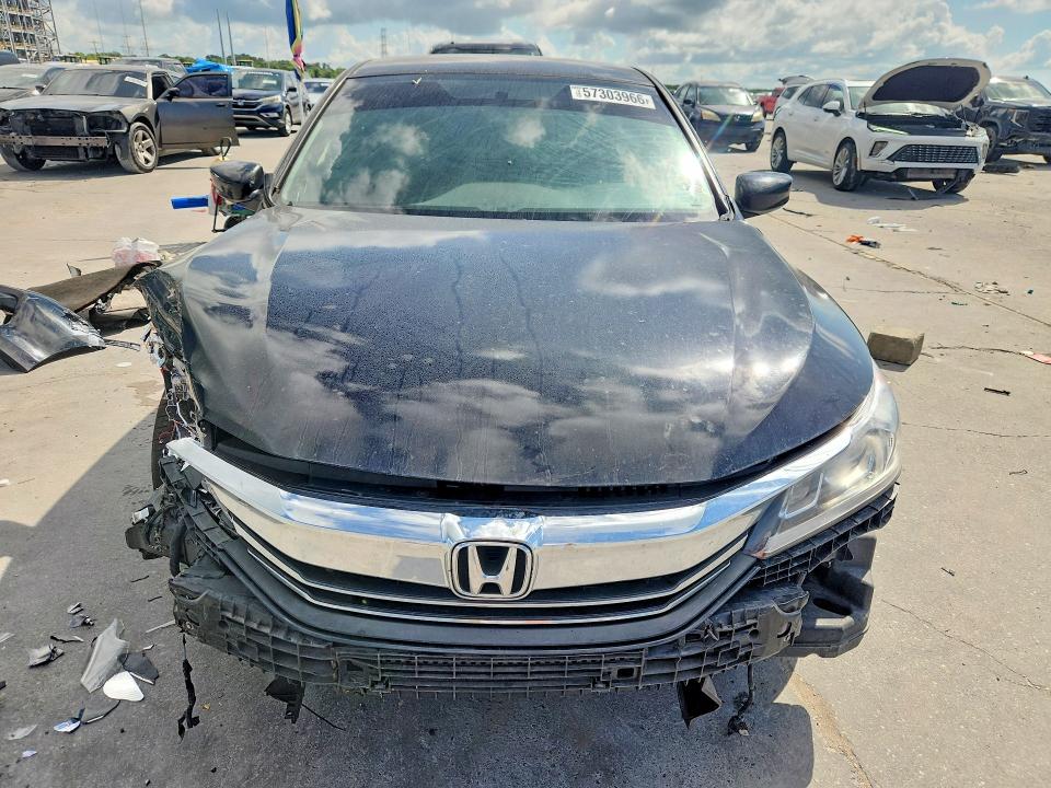 57303966 :رقم المزاد ، 1HGCR2F55HA109482 vin ، 2017 Honda Accord مزاد بيع