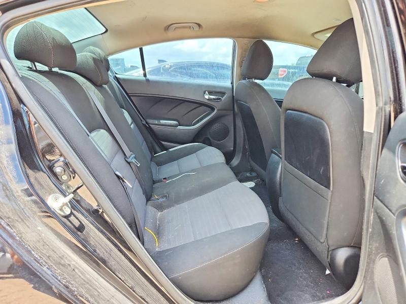 55787716 :رقم المزاد ، 3KPFL4A78JE207250 vin ، 2018 Kia Forte مزاد بيع