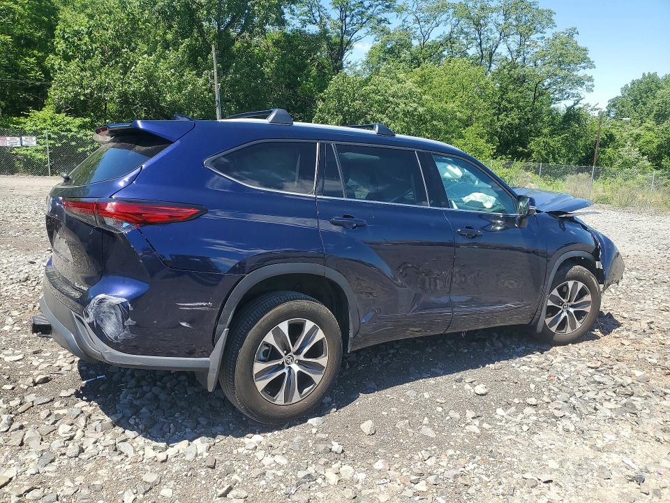 2022 Toyota Highlander მანქანა იყიდება აუქციონზე, vin: 5TDGZRBH5NS228138, აუქციონის ნომერი: 56893646