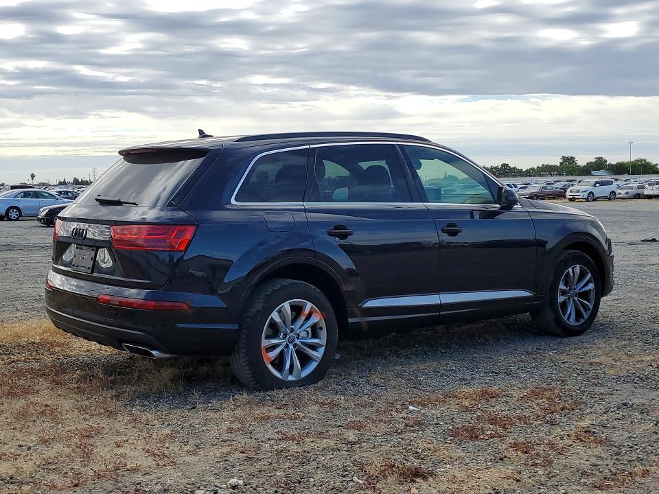 58907716 :رقم المزاد ، WA1LHAF70JD000343 vin ، 2018 Audi Q7 مزاد بيع