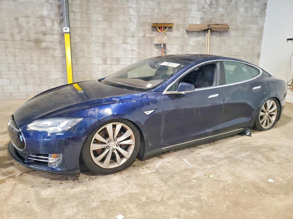 2015 Tesla Model S მანქანა იყიდება აუქციონზე, vin: 5YJSA1H26FFP74829, აუქციონის ნომერი: 56616566