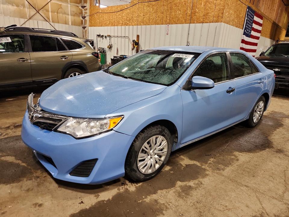 85624745 :رقم المزاد ، 4T1BF1FK5CU563642 vin ، 2012 Toyota Camry مزاد بيع