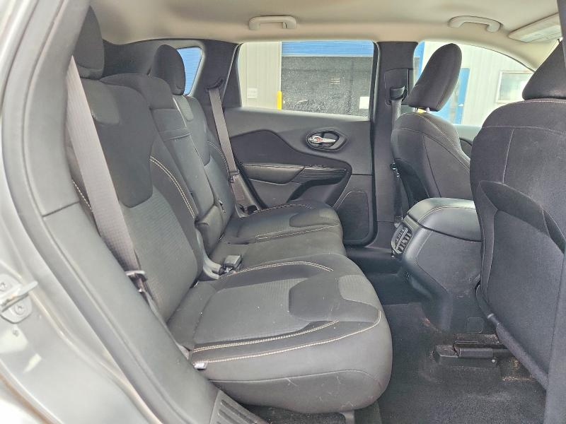 57161506 :رقم المزاد ، 1C4PJLCB2FW656216 vin ، 2015 Jeep Cherokee مزاد بيع