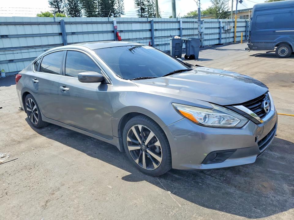 2018 Nissan Altima მანქანა იყიდება აუქციონზე, vin: 1N4AL3AP4JC116185, აუქციონის ნომერი: 85636625