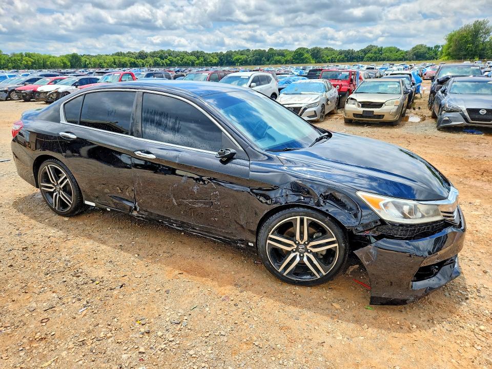 Продаж на аукціоні авто 2017 Honda Accord, vin: 1HGCR2F1XHA069784, номер лоту: 58303246