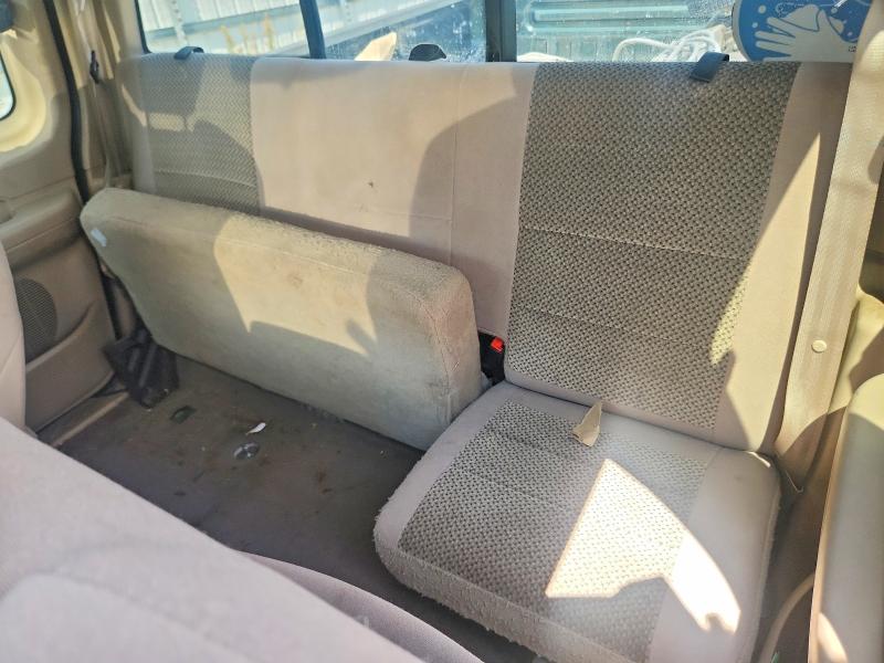 57157336 :رقم المزاد ، 2FTRX17W34CA46925 vin ، 2004 Ford F-150 Heritage مزاد بيع