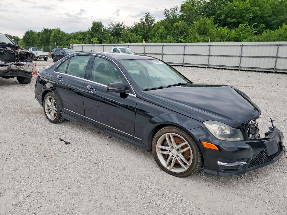 Продажа на аукционе авто 2013 Mercedes-benz C, vin: WDDGF8AB6DG124238, номер лота: 58264226