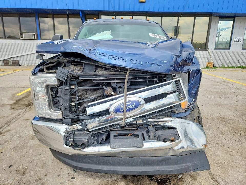 57906536 :رقم المزاد ، 1FT7W2BT0HEE00526 vin ، 2017 Ford F250 مزاد بيع