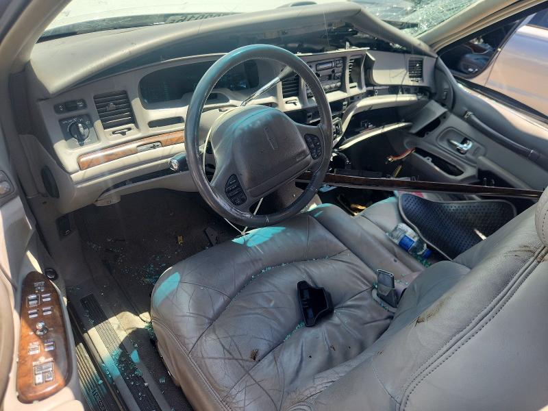 1997 Lincoln Town Car მანქანა იყიდება აუქციონზე, vin: 1LNLM82W3VY617608, აუქციონის ნომერი: 56793916
