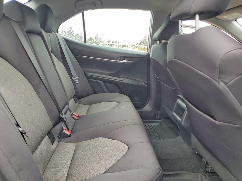 56901506 :رقم المزاد ، 4T1C11AK7NU636720 vin ، 2022 Toyota Camry مزاد بيع