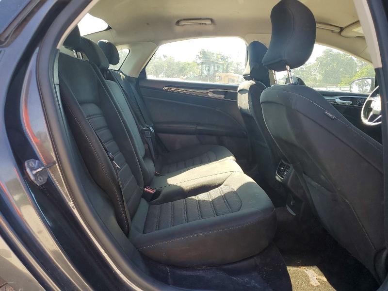 58110076 :رقم المزاد ، 3FA6P0PU5KR266329 vin ، 2019 Ford Fusion مزاد بيع