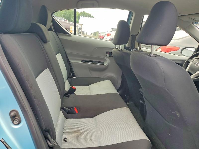 2013 Toyota Prius C მანქანა იყიდება აუქციონზე, vin: JTDKDTB32D1043986, აუქციონის ნომერი: 58945566