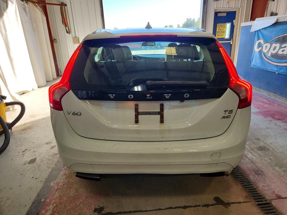 Продаж на аукціоні авто 2015 Volvo V60, vin: YV1612SC2F1206041, номер лоту: 58219336