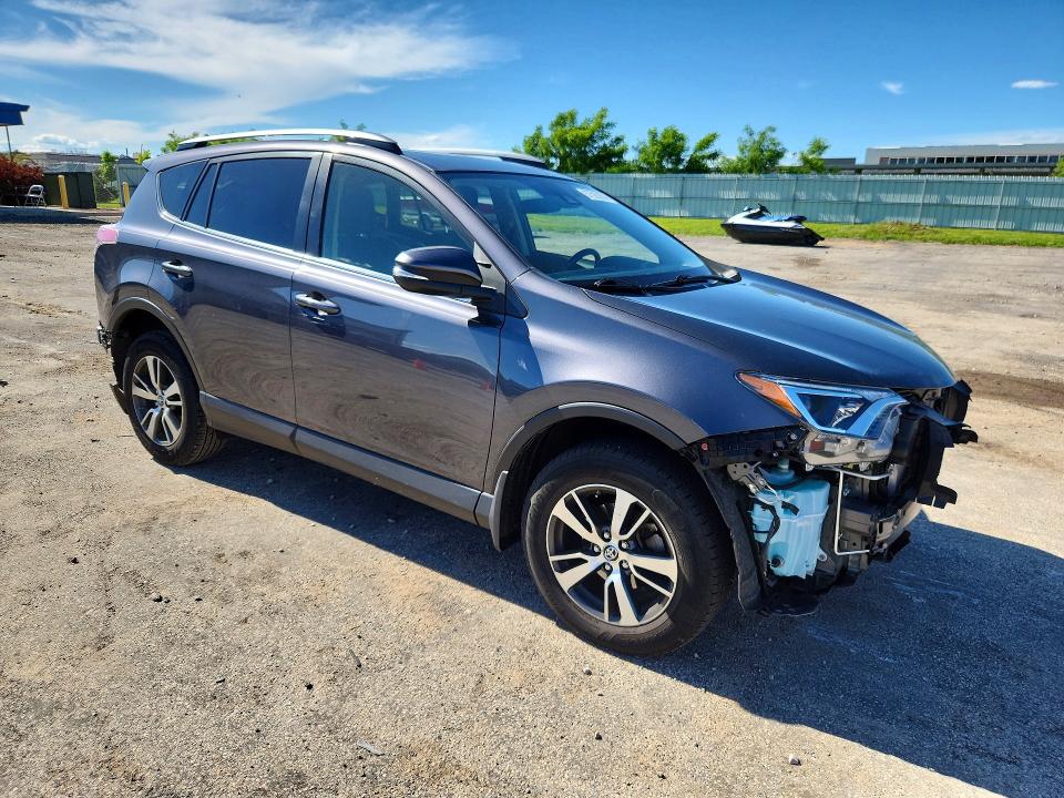 Продаж на аукціоні авто 2018 Toyota Rav4, vin: JTMRFREV1JJ192099, номер лоту: 57529266
