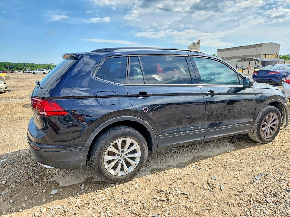 Продажа на аукционе авто 2018 Volkswagen Tiguan, vin: 3VV0B7AX4JM095760, номер лота: 57384076