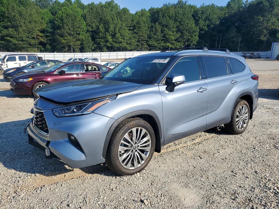 Auction sale of the 2022 Toyota Highlander, vin: 5TDEBRCH4NS076525, lot number: 57163156