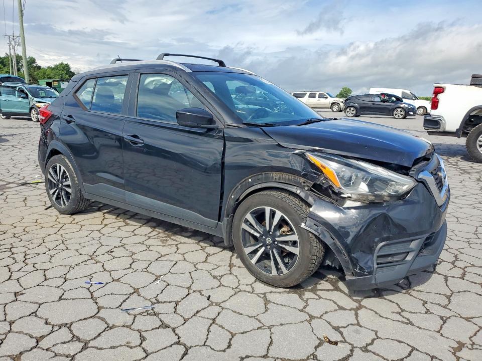 57664396 :رقم المزاد ، 3N1CP5CU1JL533230 vin ، 2018 Nissan Kicks مزاد بيع