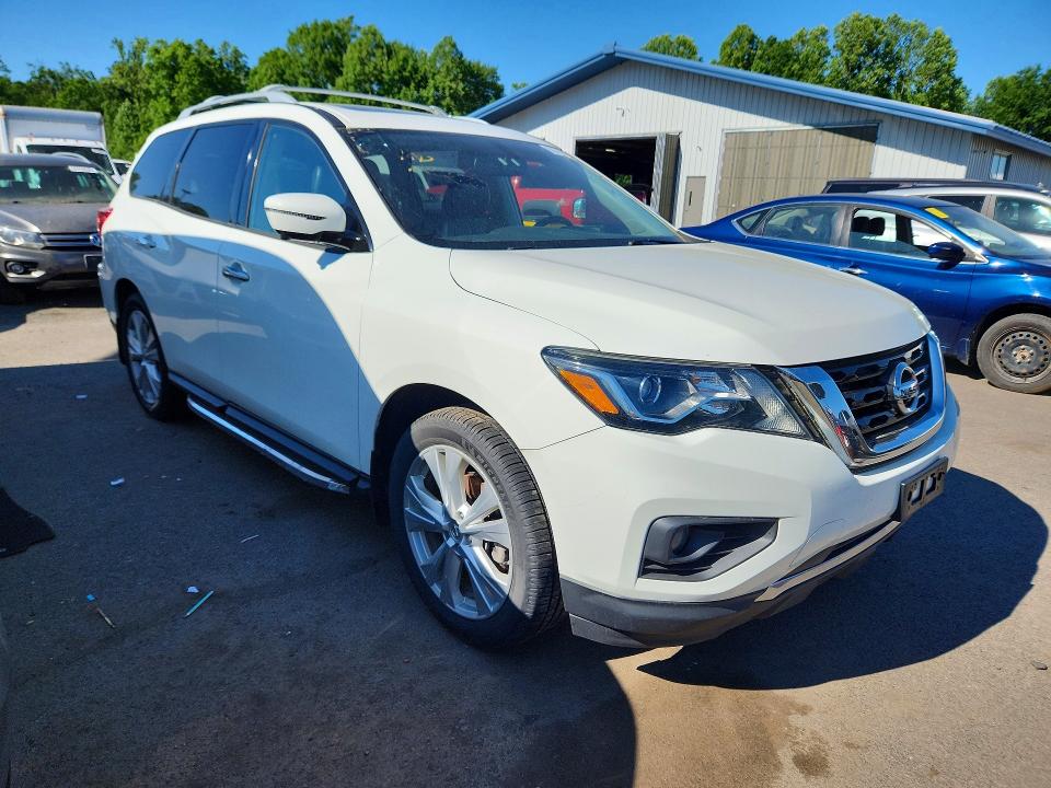 55779326 :رقم المزاد ، 5N1DR2MM5JC621701 vin ، 2018 Nissan Pathfinder مزاد بيع