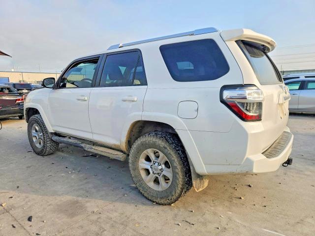 57370306 :رقم المزاد ، JTEBU5JR8F5243487 vin ، 2015 Toyota 4runner مزاد بيع