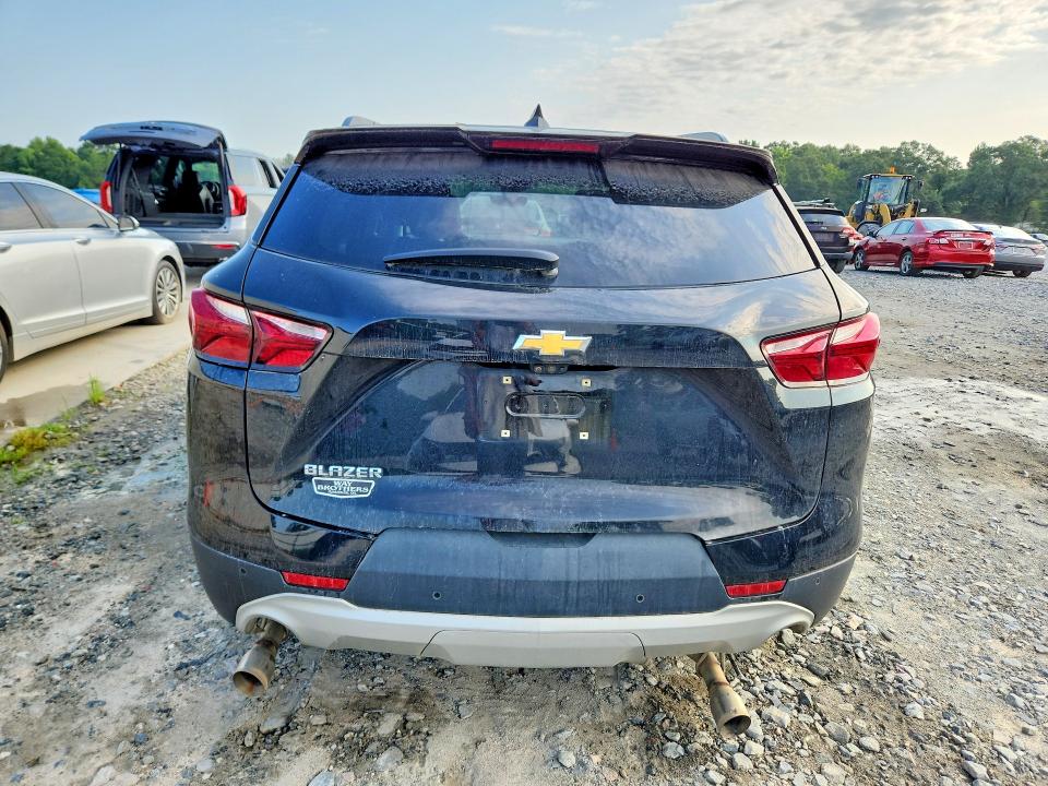 58600986 :رقم المزاد ، 3GNKBDRS2MS520690 vin ، 2021 Chevrolet Blazer مزاد بيع