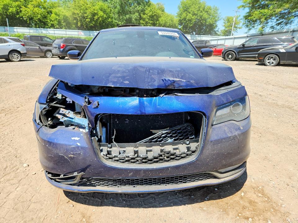 55940266 :رقم المزاد ، 2C3CCABG0FH814209 vin ، 2015 Chrysler 300 مزاد بيع