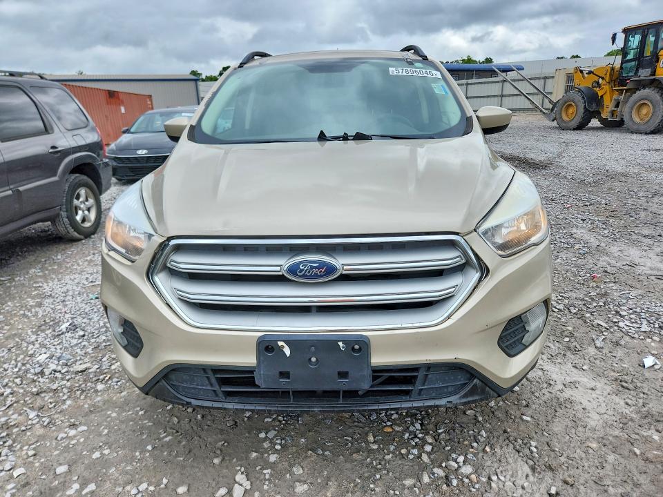 57896046 :رقم المزاد ، 1FMCU0GD0JUB88809 vin ، 2018 Ford Escape مزاد بيع