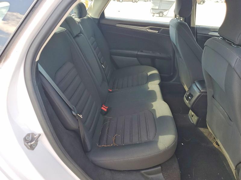 57158936 :رقم المزاد ، 3FA6P0LU6KR157397 vin ، 2019 Ford Fusion مزاد بيع