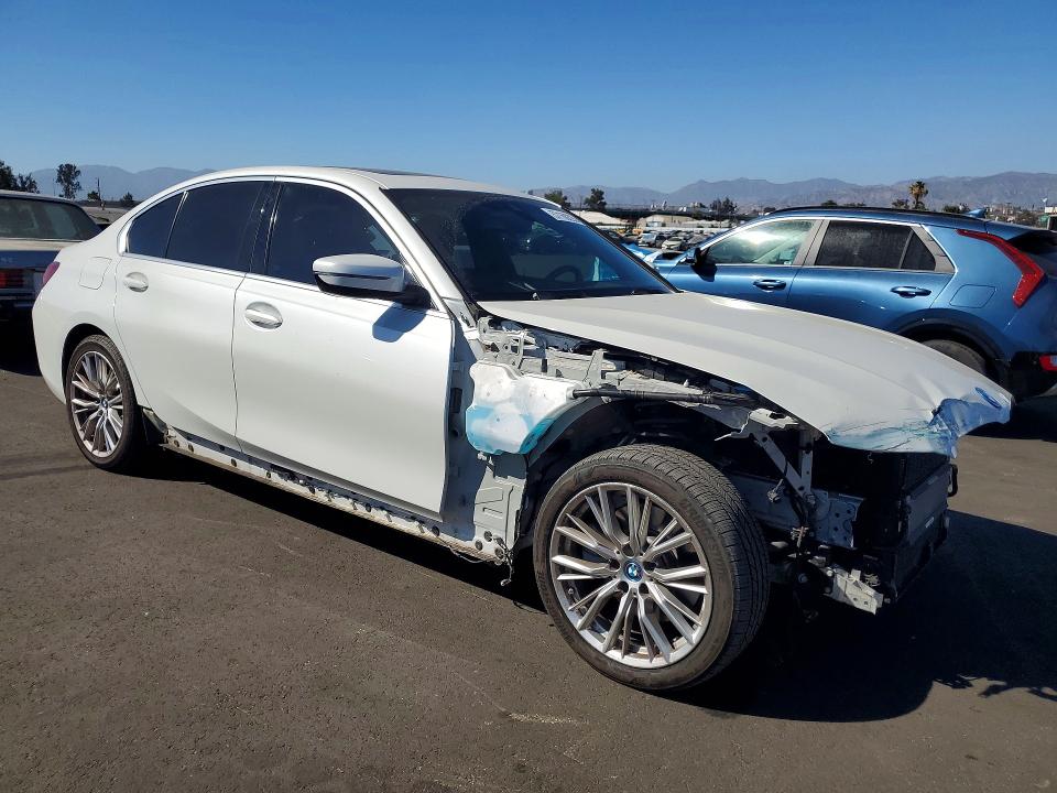 57160226 :رقم المزاد ، 3MW39FF04R8E41465 vin ، 2024 Bmw 330e مزاد بيع