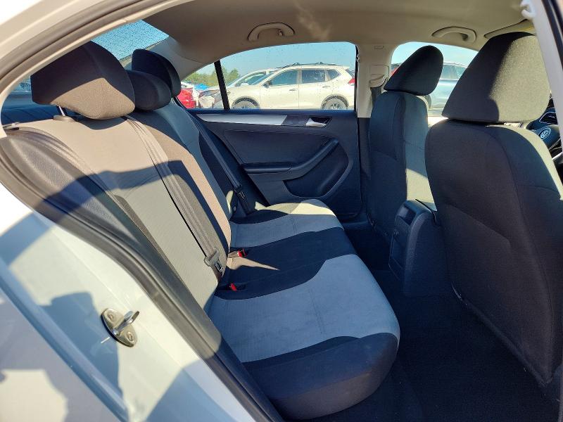 57811136 :رقم المزاد ، 3VW2B7AJ4HM306952 vin ، 2017 Volkswagen Jetta مزاد بيع