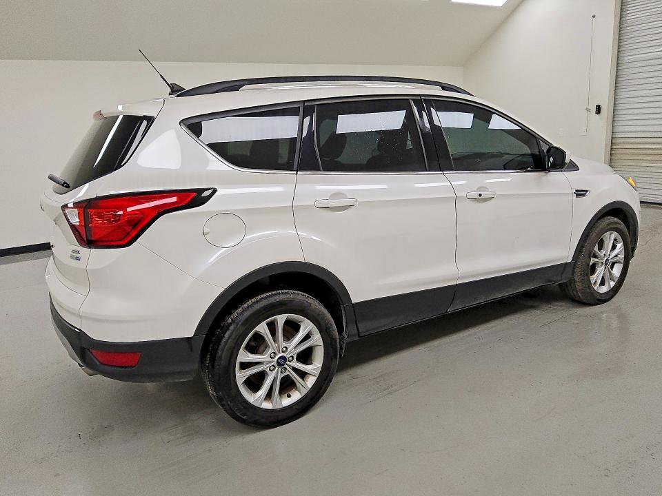 55707376 :رقم المزاد ، 1FMCU9HD0KUA18938 vin ، 2019 Ford Escape مزاد بيع
