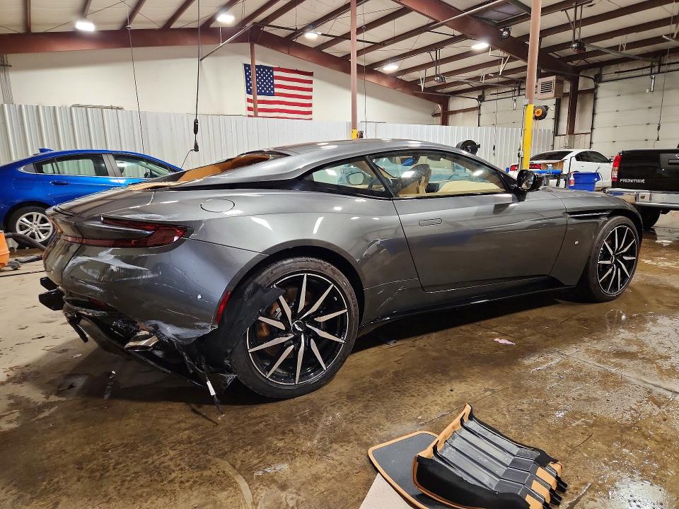 2017 Aston Martin Db11 მანქანა იყიდება აუქციონზე, vin: SCFRMFAV2HGL02578, აუქციონის ნომერი: 57853766