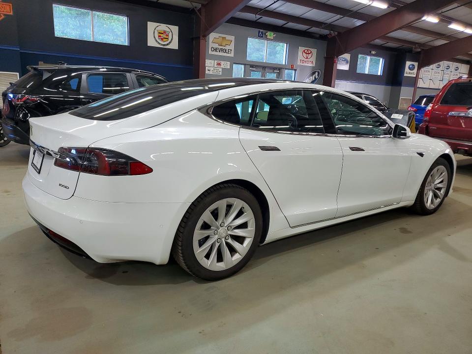 2018 Tesla Model S მანქანა იყიდება აუქციონზე, vin: 5YJSA1E25JF244333, აუქციონის ნომერი: 57812726