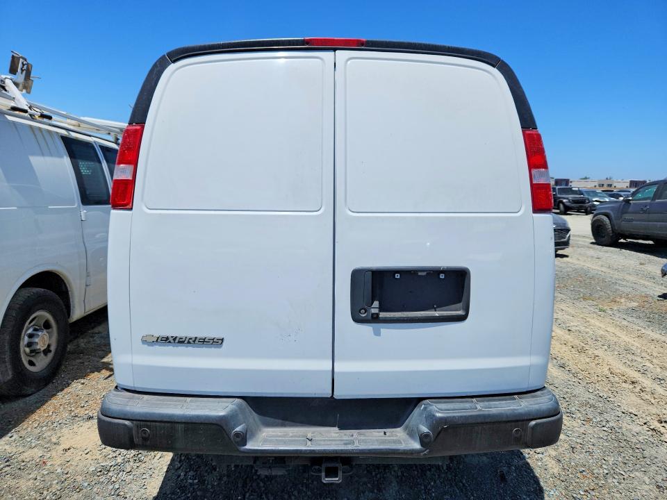 55821706 :رقم المزاد ، 1GCWGAF70M1153140 vin ، 2021 Chevrolet Express G2500 مزاد بيع