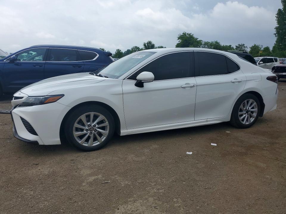 Продаж на аукціоні авто 2021 Toyota Camry, vin: 4T1G11AK7MU438977, номер лоту: 57007746